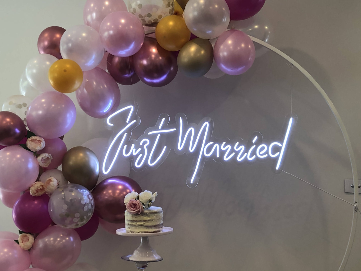 JUST MARRIED NEON HIRE - Live Shopping Tours